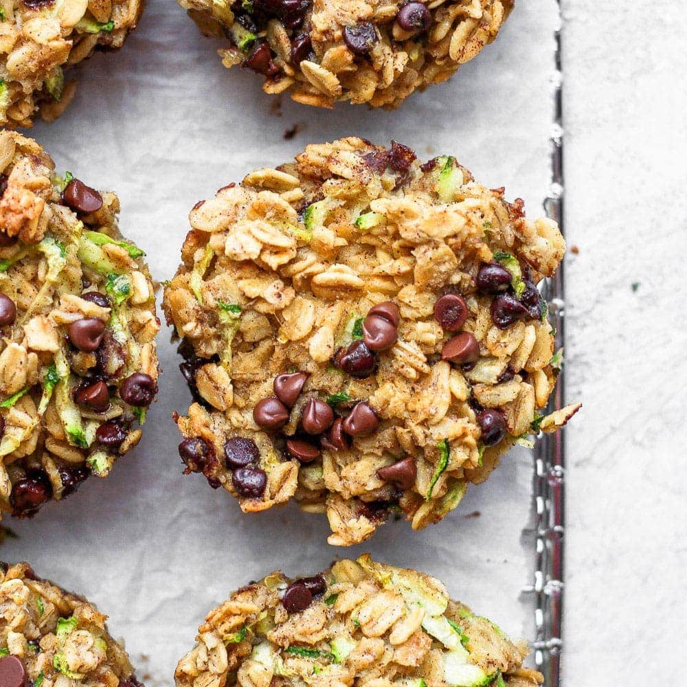 brown butter chocolate chip zucchini oatmeal cups - Article 1